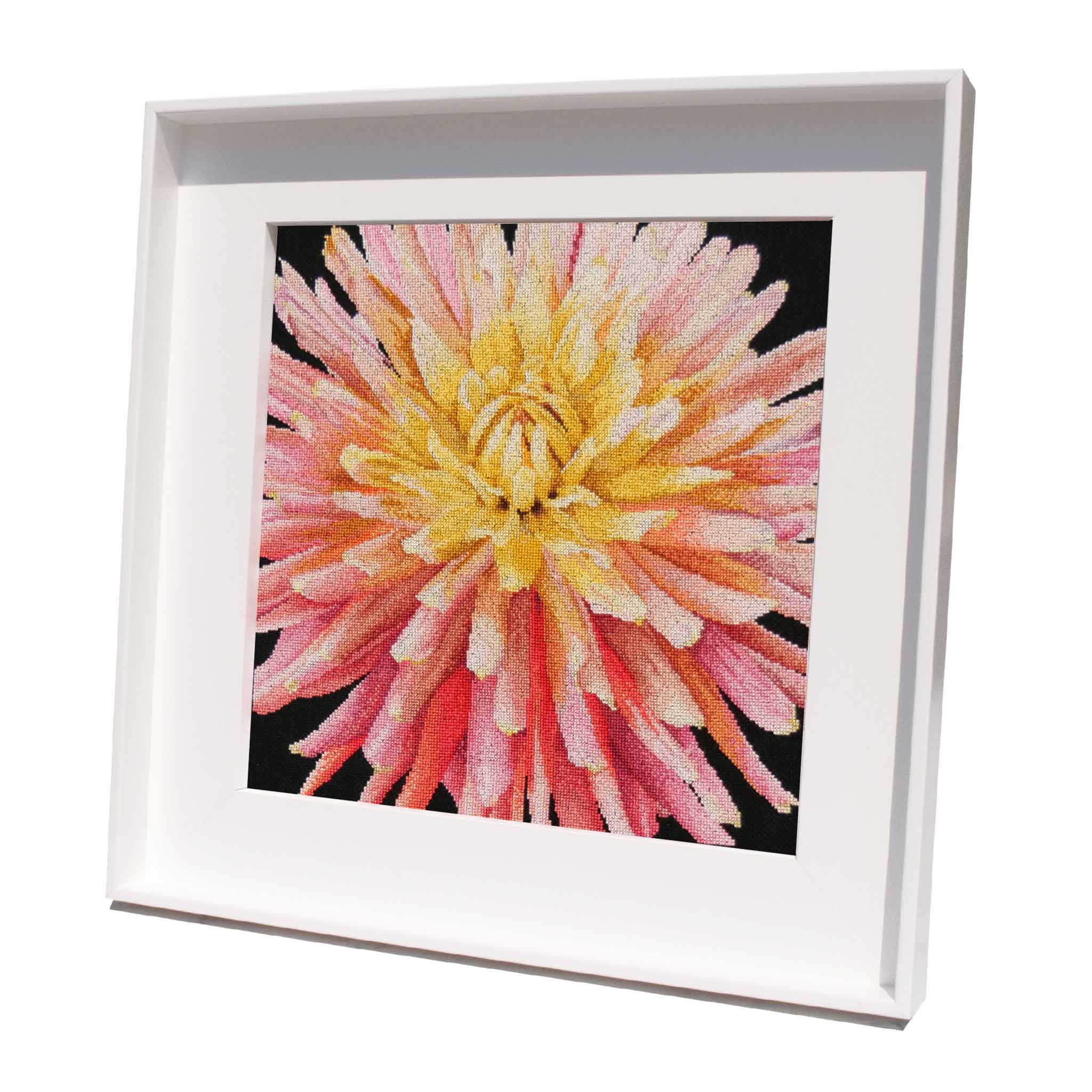 Counted Cross Stitch Kit Dahlia - Aida Black 18 count