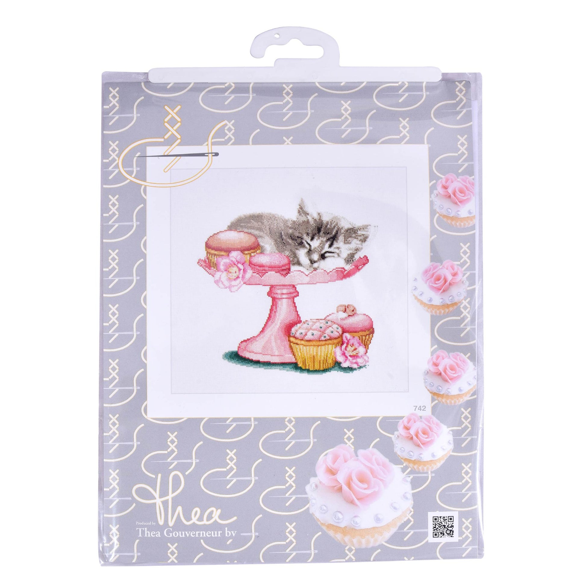 Thea Gouverneur Kitty and cake cross stitch kit