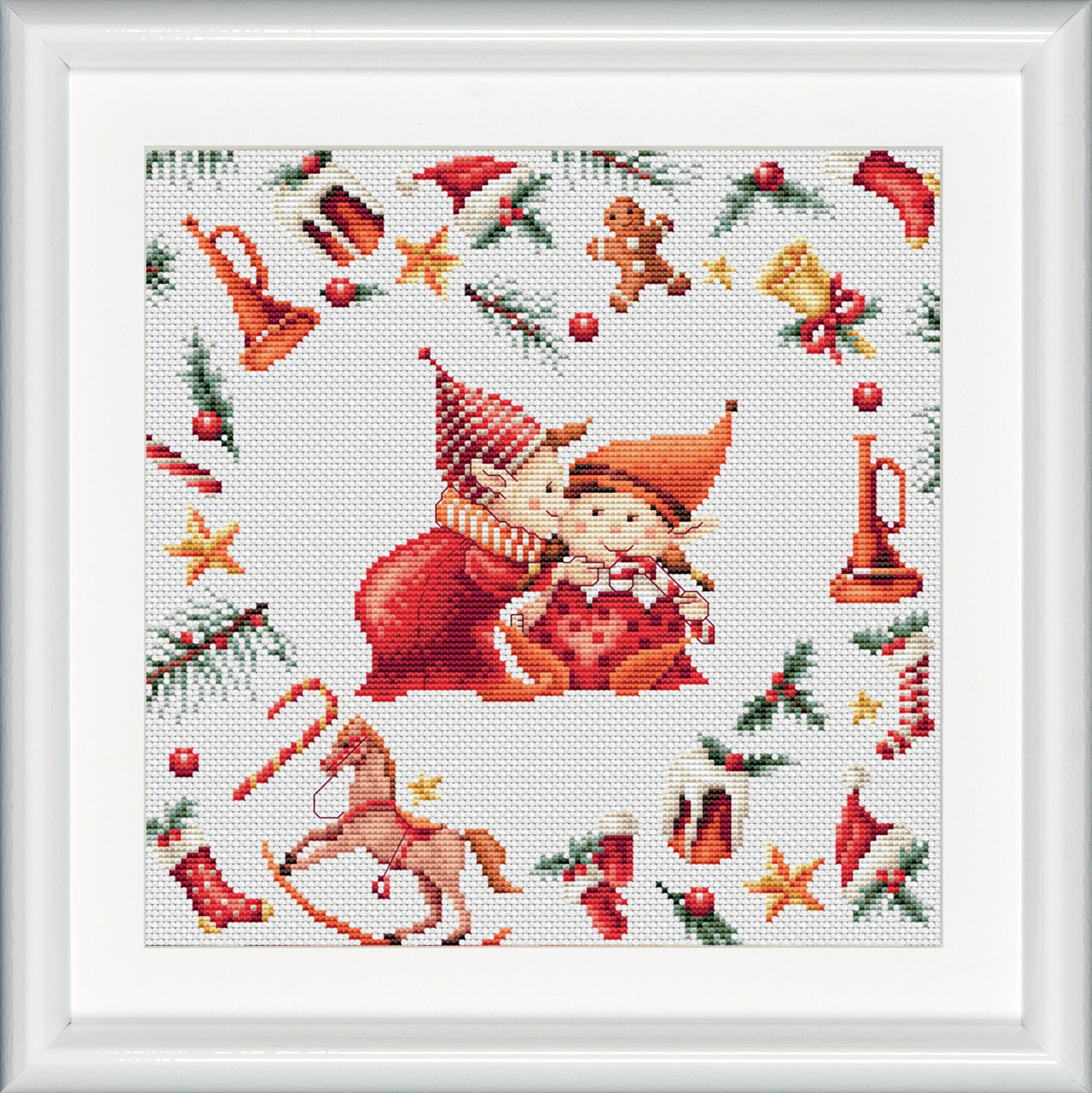 DSB019A - Christmas Elves 3 - Aida - 9.8 x 9.8 Inch