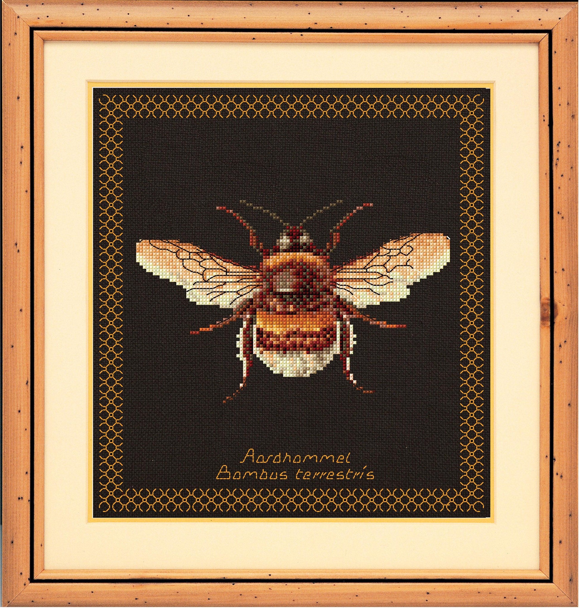 Thea Gouverneur - Counted Cross Stitch Kit - Bumble Bee - 2 - Aida Black - 14 count - 3018.07 - Thea Gouverneur Since 1959